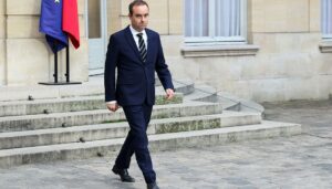 fransa lecornu bir haftada ikinci hukumeti kurdu QqGHeJxs.jpg