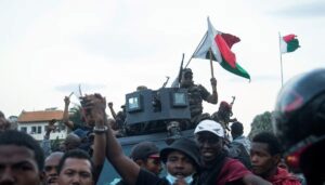 madagaskarda ordu bolundu cumhurbaskanina karsi darbe girisimi iddiasi OgLRxHrk.jpg